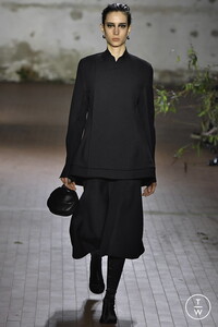 jil-sander-aw19-0014-13d319.thumb.jpg.df510ed7a19230fd852d3a7b7b5ac0ae.jpg