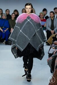 jw-anderson-aw20-0061-c1dd6a.thumb.jpg.b7629d28faa67027de7f289456436621.jpg