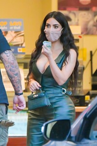 kim-kardashian-out-in-los-angeles-07-06-2020-4.jpg