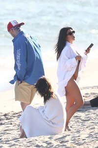 kourtney-kardashian-beach-in-malibu-07-16-2020-0.jpg