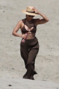 kourtney-kardashian-in-a-bikini-on-the-beach-in-malibu-07-18-2020-8.jpg