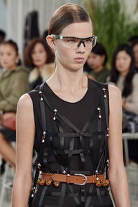 loewe_0124.thumb.jpg.cce3438babab053ac1b570cd8a924c36.jpg