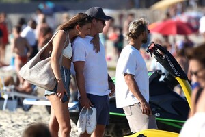 lorena-rae-out-on-the-beach-in-france-07-25-2020-8.jpg