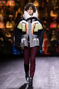 louis-vuitton-fw20-look-03-3b3921.thumb.jpg.43709fd851f0e0d3ed9c1384b53bc08e.jpg