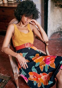 lucie-top-ochre-zeo4kcdc79gh8zrkprvs.jpg