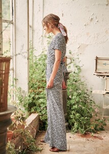 magdalena-jumpsuit-daisy_blue_background_print-dcoxn6jynvynbzwnujev.jpg