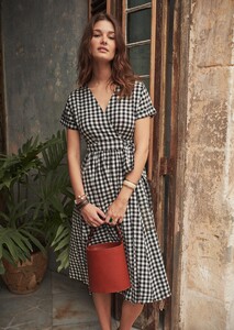 marielle-dress-black_white_gingham-evye6prdzdrl4ykhrpku.jpg