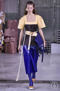 marni-aw18-0004-0840c9.thumb.jpg.3ef207e1ea71fe533e851b5fe37ecc40.jpg