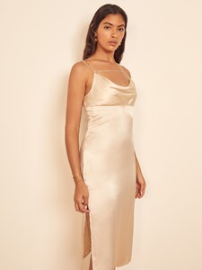 meta-dress-almond-5.jpg