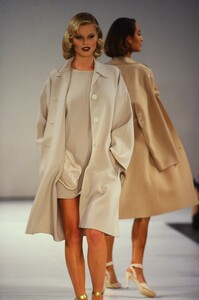 michael-kors-ss-1995.thumb.jpg.73a5c3d5a5f25dd8836cc9b2f3fa4032.jpg