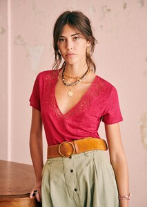 mina-t-shirt-fuschia-cqp9z7in6ynubapq3iru.jpg