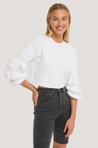 misslisibell_cropped_bubble_sleeve_sweater_1655-000034-0001_01a.jpg