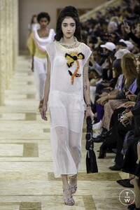 miu-miu-ss20-0047-123f63.thumb.jpg.55e769234c27319308f424e12320a180.jpg