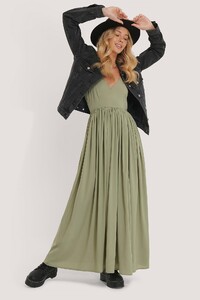 nakd_thin_strap_flowy_maxi_dress_1017-000750-0324_03c.jpg