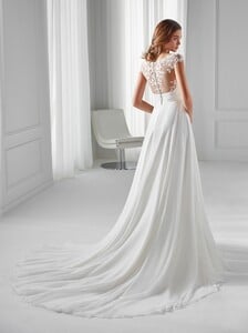 nicole-spose-AU12101-Aurora-moda-sposa-2021-606.thumb.jpg.7376e9b6cfbc52bd11fcca313cd4836b.jpg