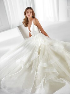 nicole-spose-AU12102-Aurora-moda-sposa-2021-277.thumb.jpg.d2c7900dee51911b90374b56000a9e13.jpg