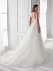 nicole-spose-AU12106-Aurora-moda-sposa-2021-762.thumb.jpg.115b0a1167330abd351136c84edb60c7.jpg