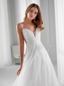 nicole-spose-AU12108-Aurora-moda-sposa-2021-912.thumb.jpg.e7e3275fedac9d7c102aba4120a3b615.jpg