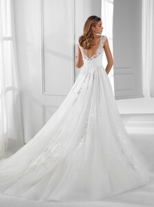 nicole-spose-AU12109-Aurora-moda-sposa-2021-445.thumb.jpg.65dcb73de3d5848f835939f91dc2a4b8.jpg