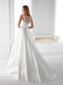 nicole-spose-AU12111-Aurora-moda-sposa-2021-216.thumb.jpg.97aa4dbb99f817f16afeb977209dd4ad.jpg