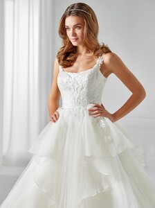 nicole-spose-AU12121-Aurora-moda-sposa-2021-598.thumb.jpg.967a8aab2e071ea552c60320ededcade.jpg