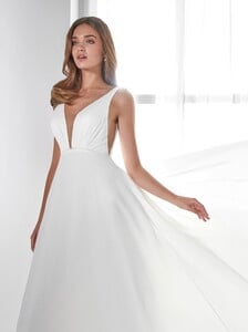 nicole-spose-AU12124-Aurora-moda-sposa-2021-801.thumb.jpg.fd62c721499e25d42fbd26f109bcc45d.jpg
