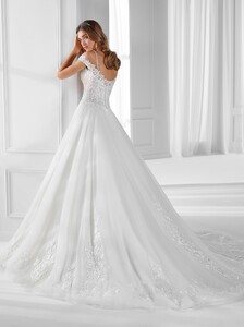 nicole-spose-AU12142-Aurora-moda-sposa-2021-670.thumb.jpg.99393fcee1c870986e400aec9b97b064.jpg