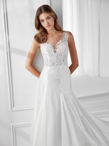 nicole-spose-AU12157-Aurora-moda-sposa-2021-729.thumb.jpg.b26a11b4346f2312dbe3837ca4fd7a4c.jpg