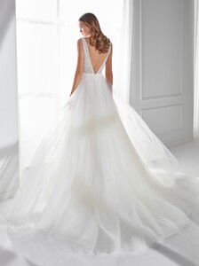 nicole-spose-AU12159-Aurora-moda-sposa-2021-35.thumb.jpg.c23bfaee8c6a6f3a36d7b11f59f94dd1.jpg