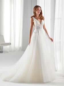 nicole-spose-AU12159-Aurora-moda-sposa-2021-478.thumb.jpg.c3ce9b3f66a2ae3edf8f72e6608ce79e.jpg