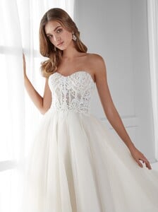 nicole-spose-AU12165-Aurora-moda-sposa-2021-558.thumb.jpg.d90e5edd52ee12dfea977fc4d3e84b4f.jpg