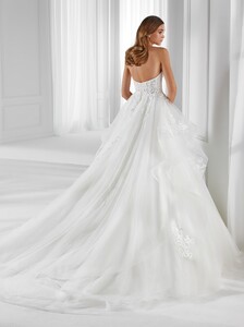 nicole-spose-AU12166-Aurora-moda-sposa-2021-768.thumb.jpg.3abd5e8c9913cce87b743365e7079be7.jpg