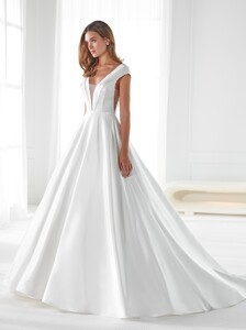 nicole-spose-AU12171-Aurora-moda-sposa-2021-591.thumb.jpg.8cc61eaf28a8418e7b9bc37d4f9802a2.jpg
