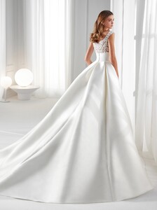 nicole-spose-AU12176-Aurora-moda-sposa-2021-766.thumb.jpg.bfbcc895e7291567422f01bbea6eeefe.jpg