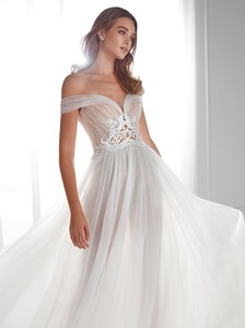 nicole-spose-AU12179-Aurora-moda-sposa-2021-236.thumb.jpg.40a7eabdeaf4bc1e418ab045acb378d2.jpg