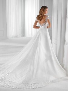 nicole-spose-AU12186-Aurora-moda-sposa-2021-427.thumb.jpg.62859309978521c8bf6459ad34cb04a7.jpg