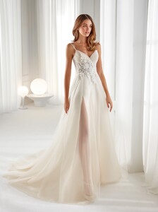 nicole-spose-AU12190-Aurora-moda-sposa-2021-823.thumb.jpg.fa88447bf4a15aaf425ed7e10aa6660a.jpg