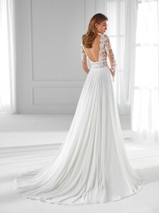 nicole-spose-AU12191-Aurora-moda-sposa-2021-552.thumb.jpg.7c78f301f9b41269e3042651682e14a2.jpg