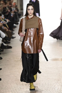 nina-ricci-aw20-0018-31a870.thumb.jpg.799ded87d2cde47c1020564872880bff.jpg