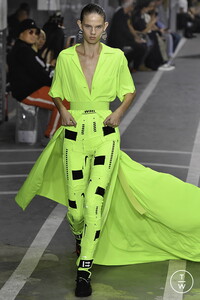 off-white-ss19-0022-ea4ae1.thumb.jpg.f499ab57b5c1283d23b533149c84603b.jpg