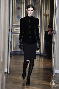 olivier-theyskens-aw20-0061-771da0.thumb.jpg.550dc94b3f0294c656e267e8be424f84.jpg