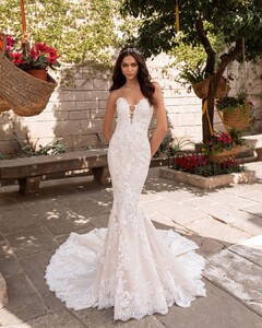 pronovias_104339971_268916627501540_2511168924017089562_n.jpg