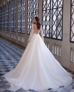 pronovias_106237697_151702213176259_7070530770372765619_n.jpg