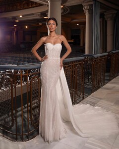 pronovias_106581792_573098576901041_4022666473085172456_n.jpg