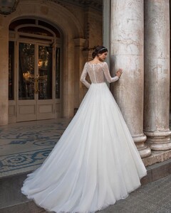 pronovias_106612324_1179679949078659_1321421161879595858_n.jpg