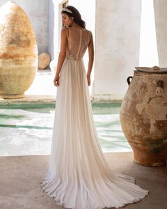 pronovias_106923214_285119346070944_2247569949961071212_n.jpg