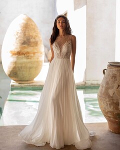 pronovias_107288169_1206657006370971_8822141401460463191_n.jpg