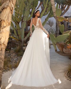 pronovias_108821353_277997860151290_8647115649323241536_n.jpg