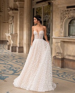 pronovias_108986789_120803949689747_7160612369723468754_n.jpg