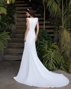 pronovias_109012092_716679892512704_7597956605446133952_n.jpg